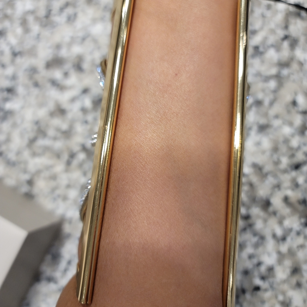 Golden bangle - Picture 4 of 4